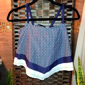 NWOT built in bra crop top tie back adjustable athletic swim sport bra top